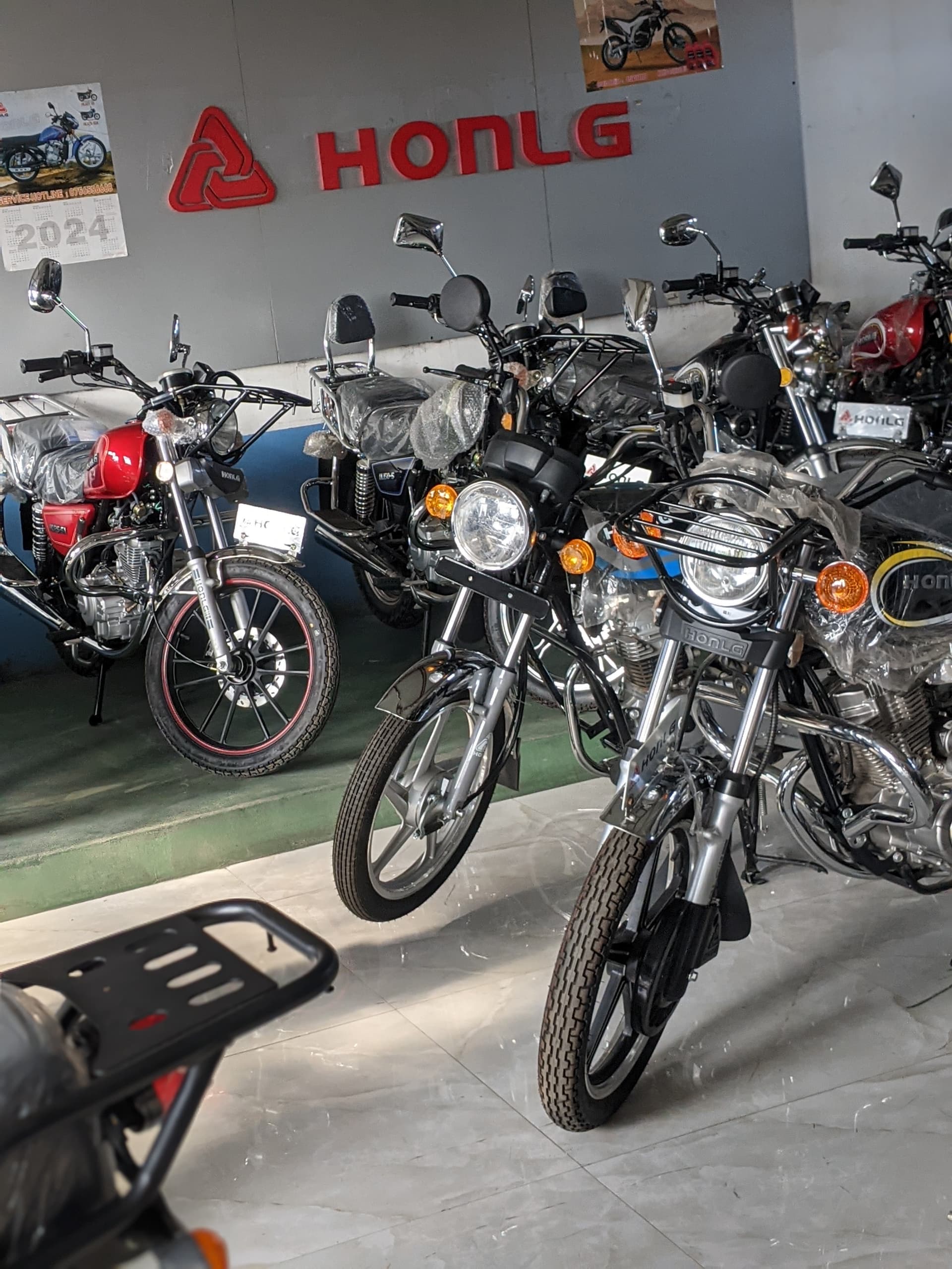 HONLG motorcycle dealer shop cooperation case 4 in Tanzania