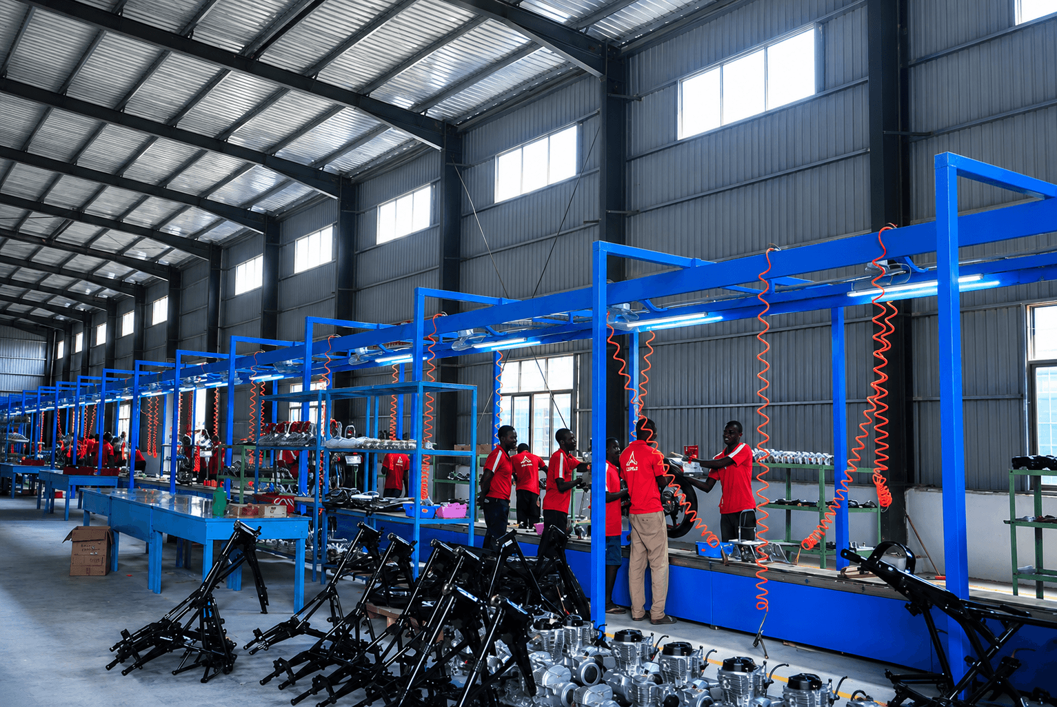 HONLG motorcycle assembly production view 4
